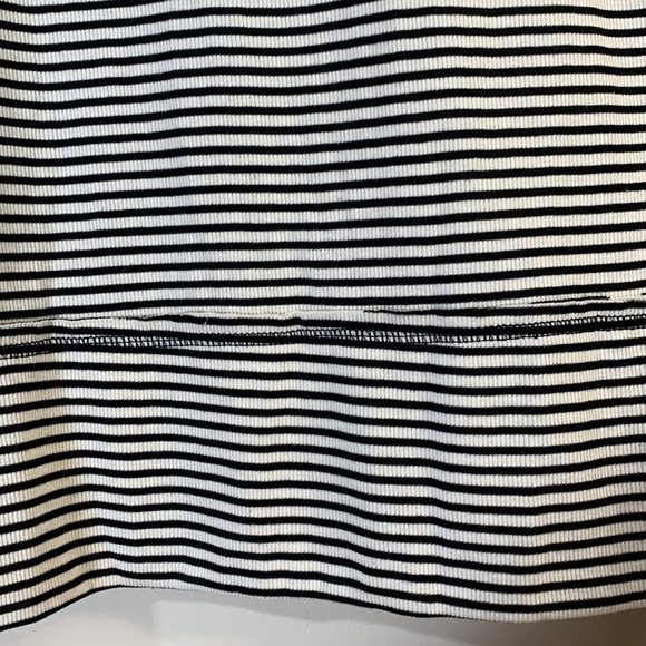 NWT. Everleigh XS Black White Stripe Knit Hi-Lo Shift Dress. - Picture 10 of 10